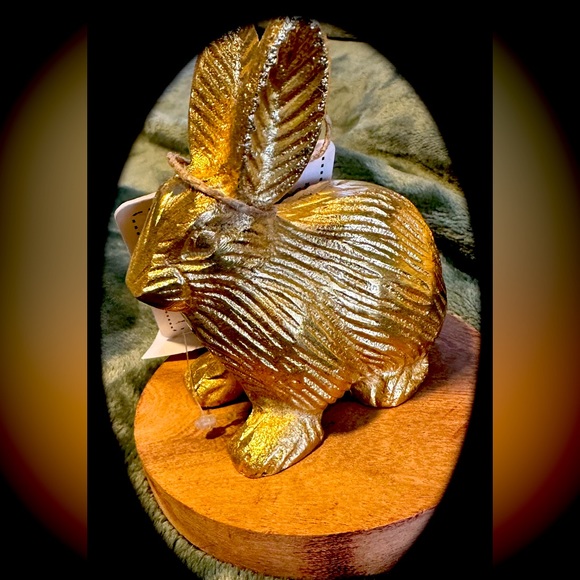 hip & hop Other - CUTE LITTLE GOLD BUNNY ON STAND EASTER ***Sale***